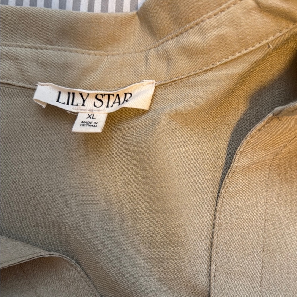 Lily Star Cream Button Down Shirt with Tie Front and Notched Collar - Picture 3 of 4